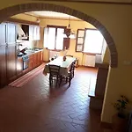 Agriturismo Montemari Фермерский дом