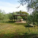 Фермерский дом Agriturismo Montemari