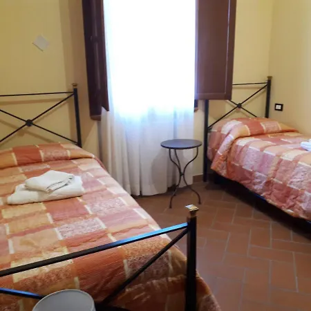 Agriturismo Montemari בית חווה