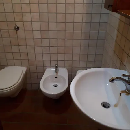 בית חווה Agriturismo Montemari פאלאיה