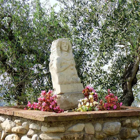 Agriturismo Montemari בית חווה פאלאיה