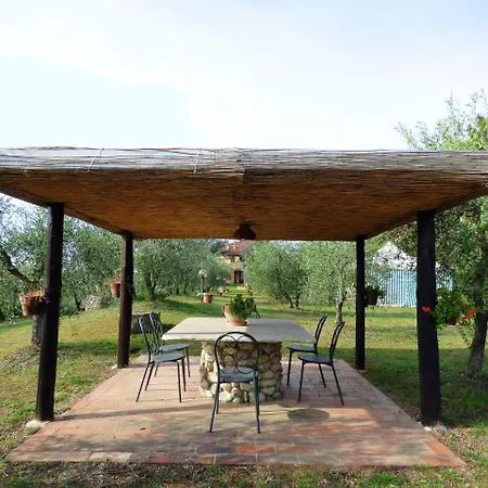 Agriturismo Montemari בית חווה *